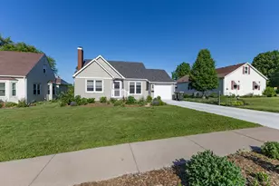 509 S Henry St, Geneseo, IL 61254 - Photo 2