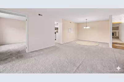 710 Saint Andrews Lane #20, Crystal Lake, IL 60014 - Photo 8