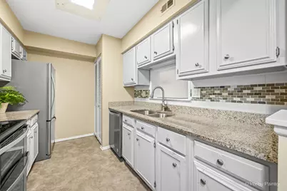 710 Saint Andrews Lane #20, Crystal Lake, IL 60014 - Photo 12