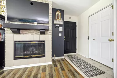 383 Woodview Circle #A, Elgin, IL 60120 - Photo 2