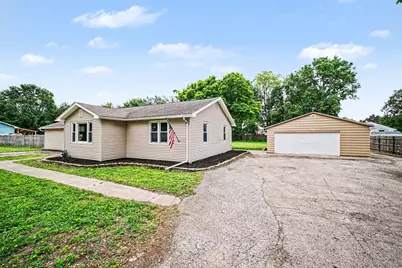 936 Old Indian Trail, Aurora, IL 60506 - Photo 1