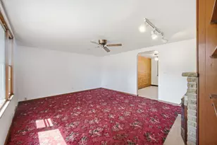 934 Pennsylvania Ave, Aurora, IL 60506 - Photo 6