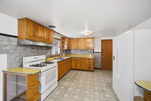 934 Pennsylvania Ave, Aurora, IL 60506 - Photo 10