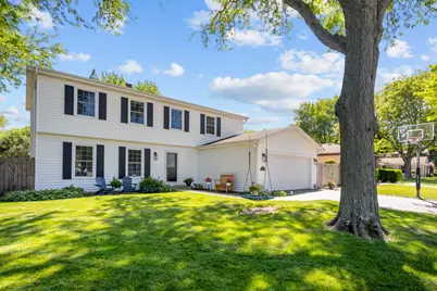 621 Nordic Court, Libertyville, IL 60048 - Photo 2