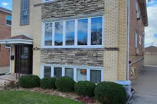 8465 W Berwyn Ave, Chicago, IL 60656 - Photo 2