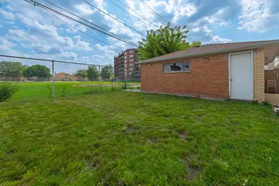 8465 W Berwyn Avenue #1, Chicago, IL 60656 - Photo 28