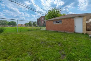 8465 W Berwyn Ave, Chicago, IL 60656 - Photo 28