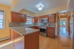 8465 W Berwyn Ave, Chicago, IL 60656 - Photo 10