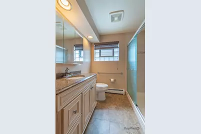 8465 W Berwyn Avenue #1, Chicago, IL 60656 - Photo 22