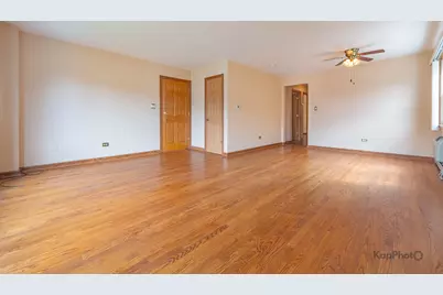 8465 W Berwyn Avenue #1, Chicago, IL 60656 - Photo 4