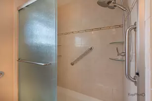 8465 W Berwyn Ave, Chicago, IL 60656 - Photo 24