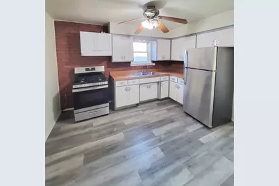 7445 W 64th Street, Summit, IL 60501 - Photo 6