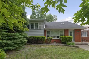 4821 W 105th St, Oak Lawn, IL 60453 - Photo 2