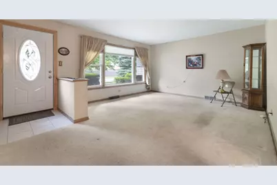4821 W 105th Street, Oak Lawn, IL 60453 - Photo 4