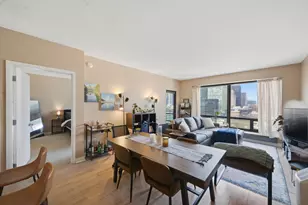 130 N Garland Ct, Chicago, IL 60602 - Photo 2