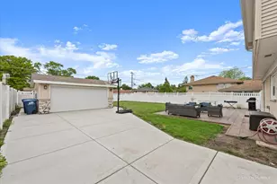 442 Courtesy Ln, Des Plaines, IL 60018 - Photo 28