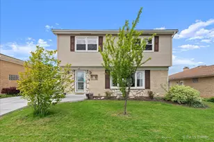 442 Courtesy Ln, Des Plaines, IL 60018 - Photo 2