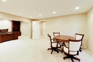 107 Briarwood Ln, Oak Brook, IL 60523 - Photo 32