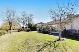 107 Briarwood Ln, Oak Brook, IL 60523 - Photo 48