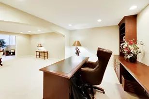 107 Briarwood Ln, Oak Brook, IL 60523 - Photo 34