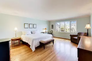 107 Briarwood Ln, Oak Brook, IL 60523 - Photo 18