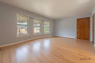 8417 W Berwyn Ave, Chicago, IL 60656 - Photo 2