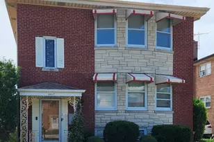 8417 W Berwyn Ave, Chicago, IL 60656 - Photo 2