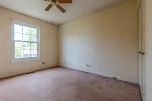1687 Templeton Ct, Mundelein, IL 60060 - Photo 16
