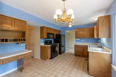 1687 Templeton Court, Mundelein, IL 60060 - Photo 8