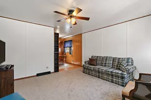 66 E North Ave, Cortland, IL 60112 - Photo 4