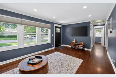100 N Park Street, Westmont, IL 60559 - Photo 2