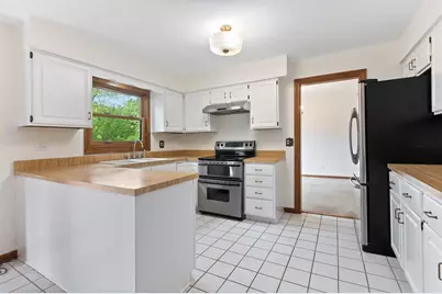 321 Ashwood Drive, Schaumburg, IL 60193 - Photo 8