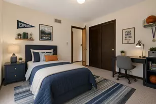 321 Ashwood Dr, Schaumburg, IL 60193 - Photo 18
