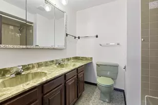 321 Ashwood Dr, Schaumburg, IL 60193 - Photo 20