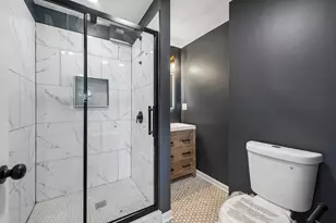 9139 S Oglesby Ave, Chicago, IL 60617 - Photo 10