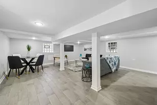 9139 S Oglesby Ave, Chicago, IL 60617 - Photo 12