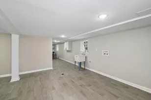 9139 S Oglesby Ave, Chicago, IL 60617 - Photo 14
