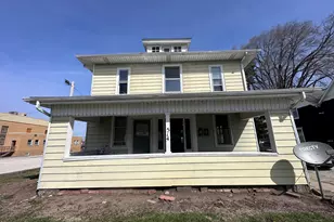 514 E Main St, Hoopeston, IL 60942 - Photo 1