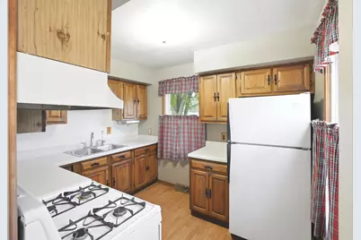1014 Steinman Street, Dixon, IL 61021 - Photo 4