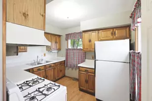 1014 Steinman St, Dixon, IL 61021 - Photo 4