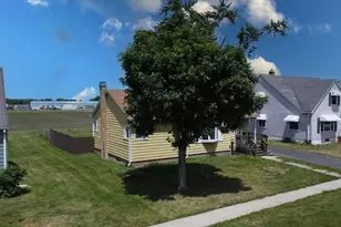 111 W McKinley Ave, Milford, IL 60953 - Photo 2