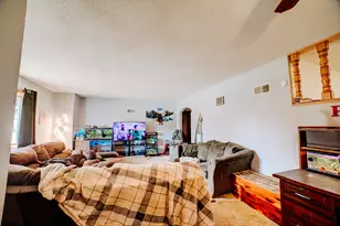 111 W McKinley Ave, Milford, IL 60953 - Photo 10