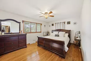 11N802 Win Haven Dr, Elgin, IL 60124 - Photo 14