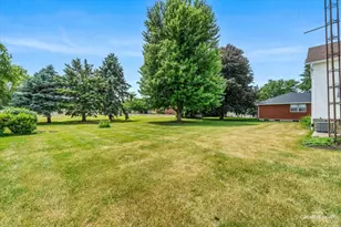 305 E Navaho Ave, Shabbona, IL 60550 - Photo 28