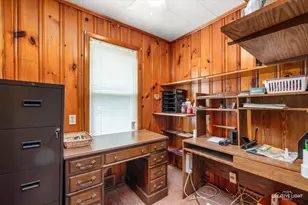 305 E Navaho Ave, Shabbona, IL 60550 - Photo 14