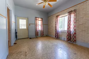 306 E Sycamore St, Normal, IL 61761 - Photo 4
