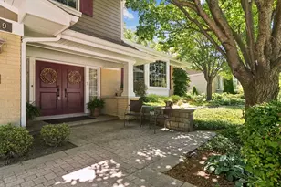 1019 E Waverly Dr, Arlington Heights, IL 60004 - Photo 2