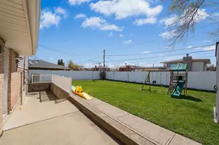 7849 W 79th Pl, Bridgeview, IL 60455 - Photo 26