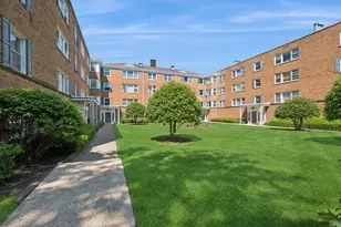 524 Michigan Ave, Evanston, IL 60202 - Photo 1