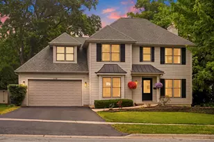 118 N 11th Ave, Saint Charles, IL 60174 - Photo 1